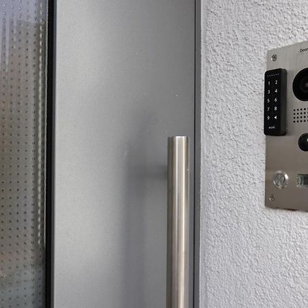 Modern Und Neu, Top Ausstattung Mit Kaffeevollautomat, 2X Netflix-Tv, Lueftungsanlage, Geschirrspueler Wallerfangen Dış mekan fotoğraf